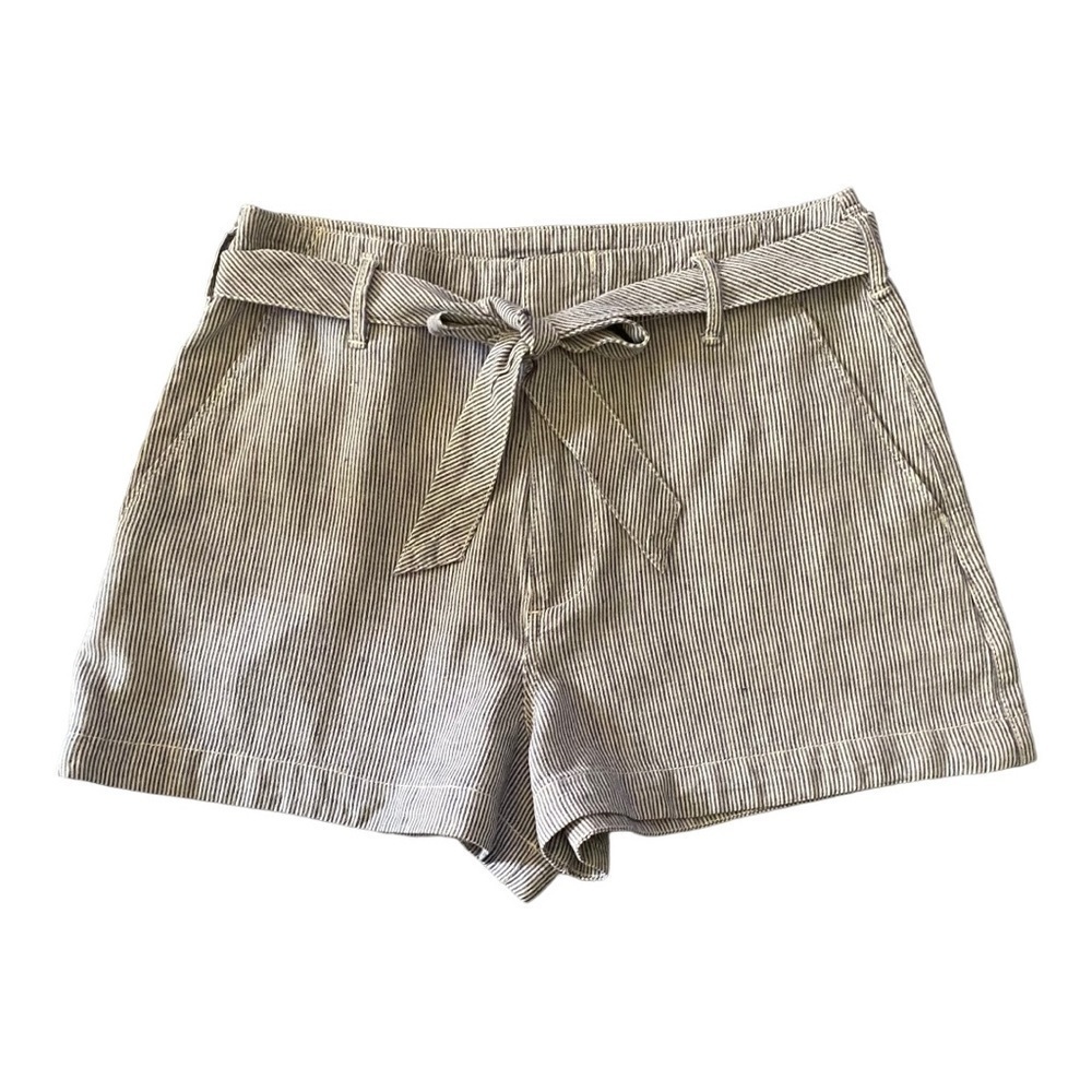 ABERCROMBIE & FITCH-PIN STRIPE SHORTS-SIZE SMALL